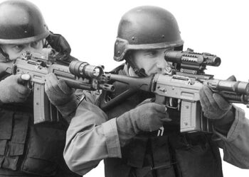 SIGARMS’ SG551 AND SG552 PATROL CARBINES