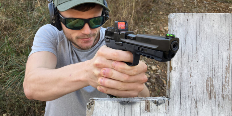 S&W M&P 22 Magnum: Fistful of Unlimited Potential - Small Arms Review